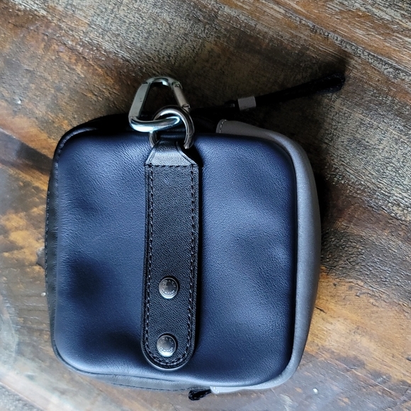 Coach Hybrid Pouch - Picture 2 of 4